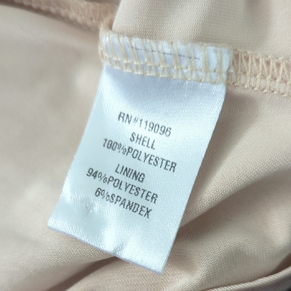 Elegant Black Lace Floral Dress - Picture 3 of 8